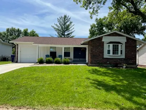 342 Novara Dr, Ballwin, MO 63021
