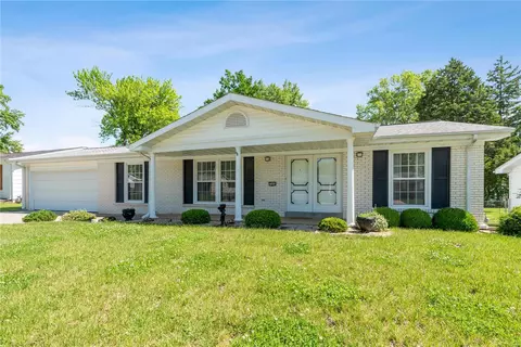 2504 Headland Dr, Saint Charles, MO 63301