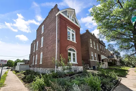 3152 S Compton Ave, Saint Louis, MO 63118