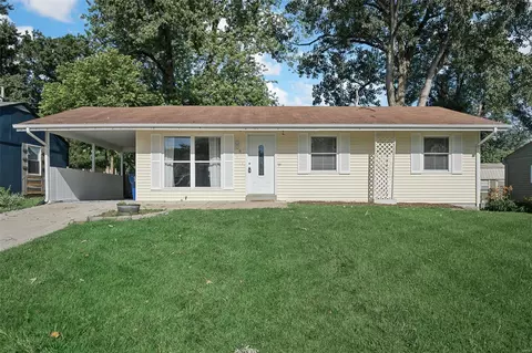 6 Hialeah Dr, Saint Peters, MO 63376