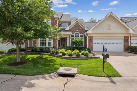53 Picardy Hill Dr, Chesterfield, MO 63017
