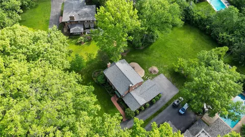 View/Area - 40 Frontenac Estates Dr, Frontenac, MO 63131 photo 1 of 3