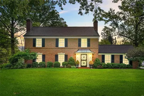 40 Frontenac Estates Dr, Frontenac, MO 63131