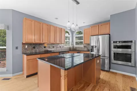 Kitchen - 1344 Kiefer Bluffs Dr, Ballwin, MO 63021 photo 1 of 2