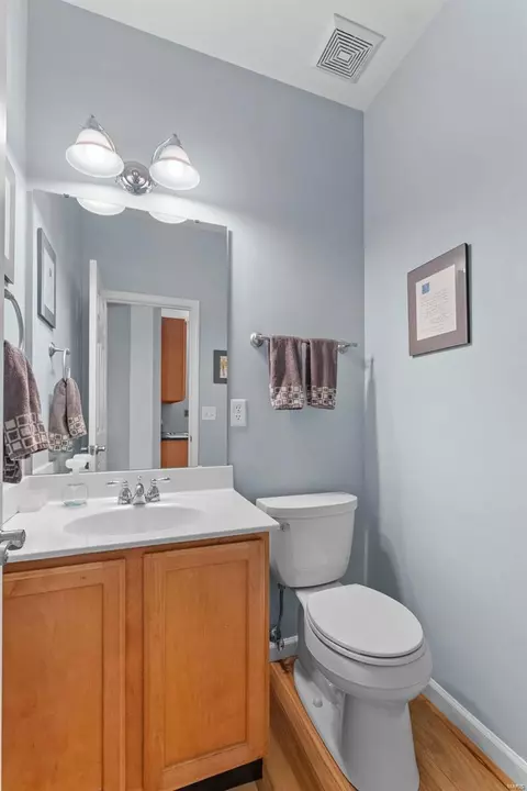 Bath - 1344 Kiefer Bluffs Dr, Ballwin, MO 63021 photo 6 of 6