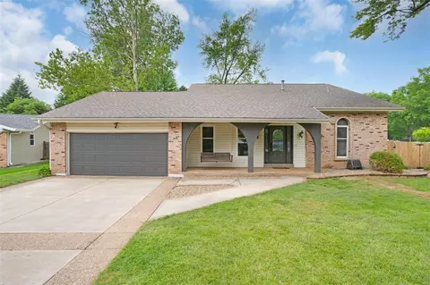 2 Rebels Way Ct, Saint Charles, MO 63303