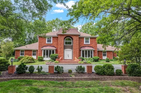 14044 Montrachet Ln, Chesterfield, MO 63017