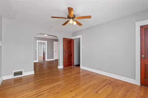 2736 Hampton Ave, Saint Louis, MO 63139 photo 13