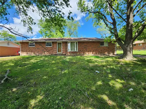 1907 Claudine Dr, Saint Louis, MO 63138