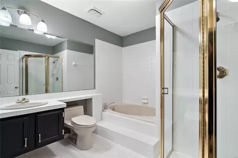 Bath - 667 Highview Circle Dr, Ballwin, MO 63021 photo 3 of 4