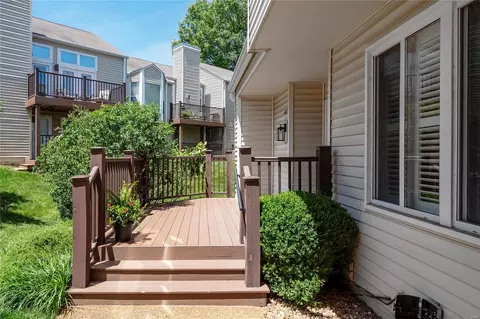 667 Highview Circle Dr, Ballwin, MO 63021