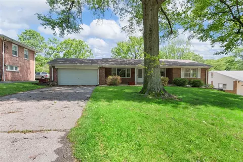 3270 Adie Rd, Saint Ann, MO 63074