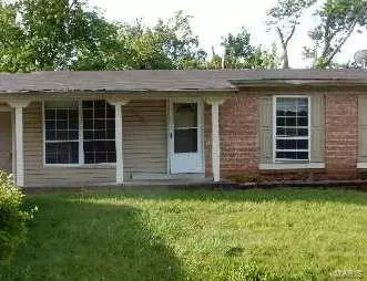 6632 Champana Dr, Florissant, MO 63033