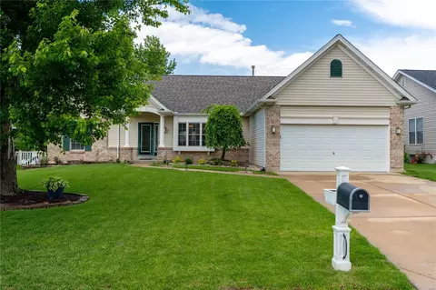 1952 Homefield Estates Dr, O'fallon, MO 63366