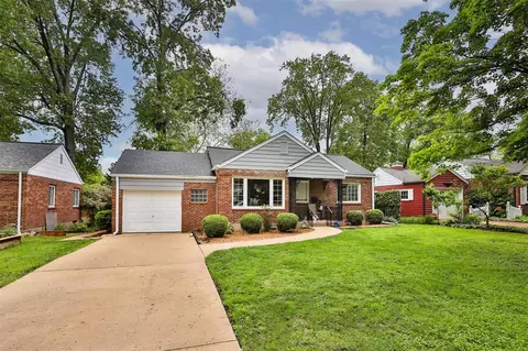 1308 Pinetree Ln, Saint Louis, MO 63119