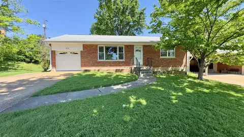 9479 Arban Dr, Saint Louis, MO 63126