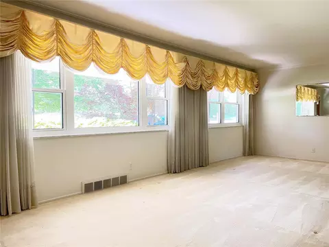 Living - 1219 Wyncrest Dr, Ballwin, MO 63011 photo 1 of 12
