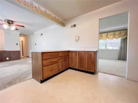 Kitchen - 1219 Wyncrest Dr, Ballwin, MO 63011 photo 4 of 6