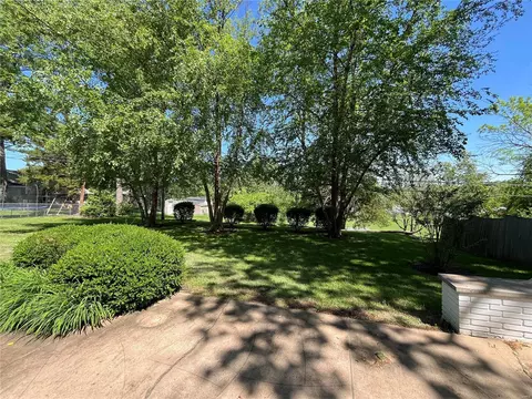Exterior - 1219 Wyncrest Dr, Ballwin, MO 63011 photo 11 of 16