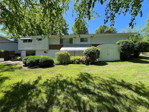 Exterior - 1219 Wyncrest Dr, Ballwin, MO 63011 photo 9 of 16