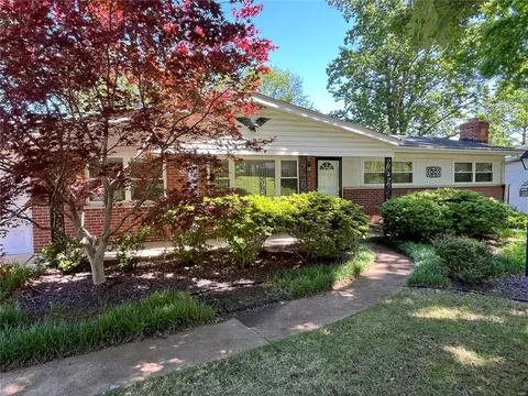 Exterior - 1219 Wyncrest Dr, Ballwin, MO 63011 photo 4 of 16