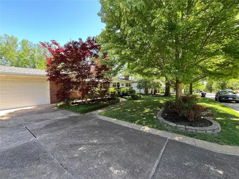 Exterior - 1219 Wyncrest Dr, Ballwin, MO 63011 photo 6 of 16