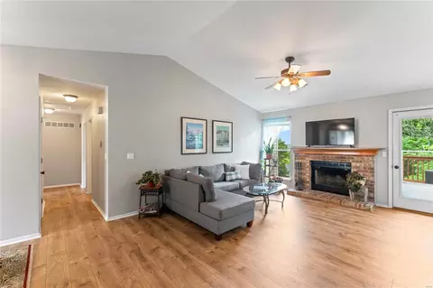870 Top Notch Ln, Eureka, MO 63025 photo 8