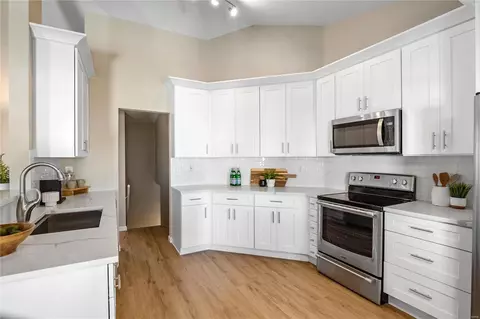 Kitchen - 8 Winding Trails Cir, O'fallon, MO 63366 photo 3 of 3