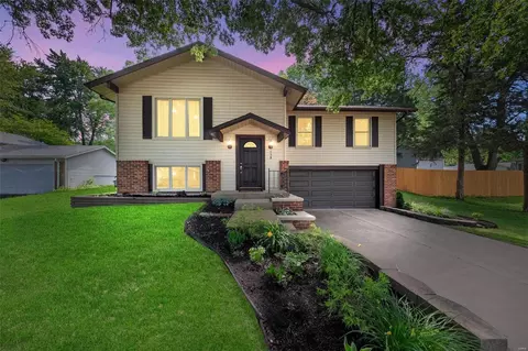 138 Bramblewood Dr, Saint Peters, MO 63376