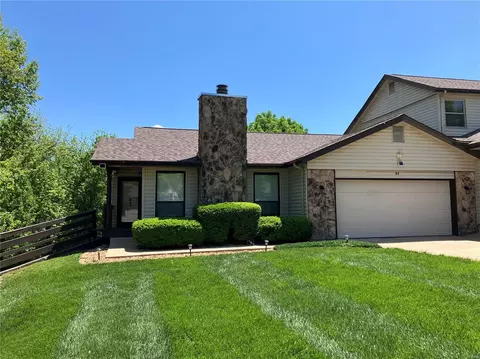 42 Harbor Bend Ct #E, Lake Saint Louis, MO 63367