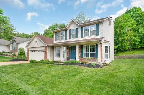 2032 Meramec Meadows Dr, Fenton, MO 63026