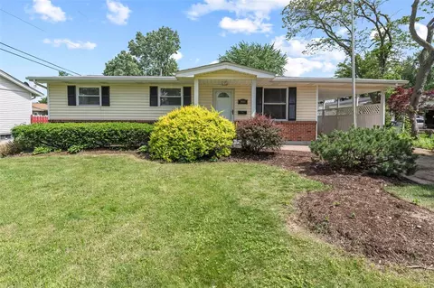 1800 Don Donna Dr, Florissant, MO 63031