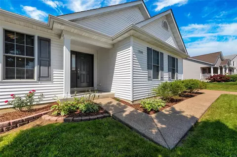 7056 Whisper Creek Dr, Wentzville, MO 63385