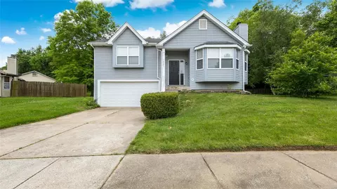 14331 Jamestown Bay Dr, Florissant, MO 63034