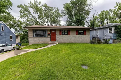 2924 Lyndhurst Ave, Saint Louis, MO 63121
