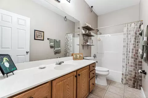 Bath - 1009 Red Orchard Trl, O'fallon, MO 63368 photo 2 of 2