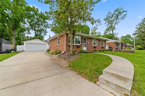 9794 Sherrell Ct, Saint Louis, MO 63119