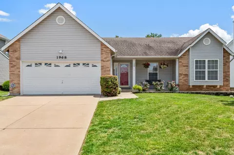 1968 Graystone Dr, Saint Charles, MO 63303