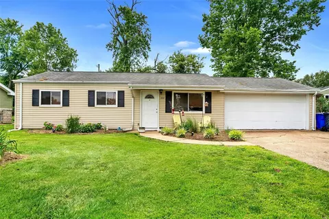 222 Weber Dr, Eureka, MO 63025