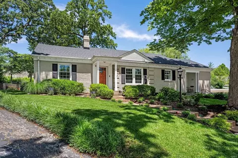 57 Chafford Woods St Louis, Brentwood, MO 63144