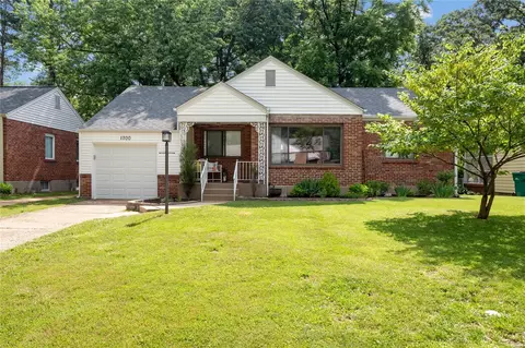 1200 Selma Ave, Webster Groves, MO 63119