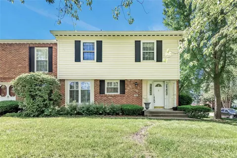 796 Amolac Dr, Saint Louis, MO 63141
