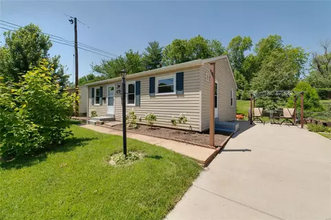 2649 Timberlake Dr, Maryland Heights, MO 63043
