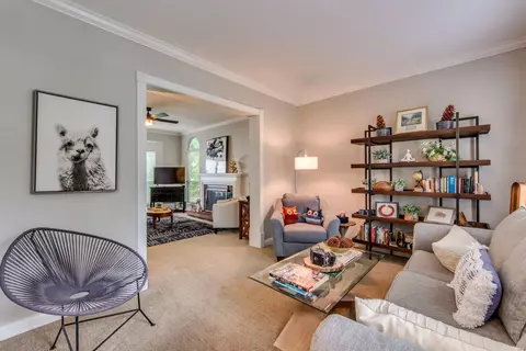 Living - 356 Arbor Glen Dr, Ballwin, MO 63021 photo 2 of 7