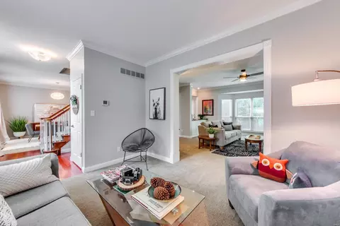 Living - 356 Arbor Glen Dr, Ballwin, MO 63021 photo 3 of 7