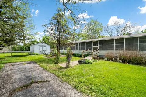 1500 Schilling Ave, Belleville, IL 62221 photo 1