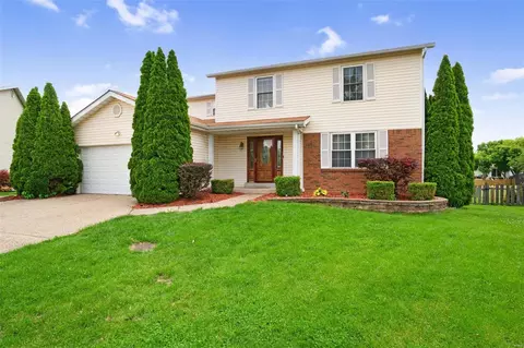 1019 Trifecta Dr, Florissant, MO 63034