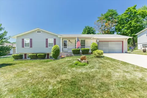 611 Lime Rock Dr, Saint Charles, MO 63304