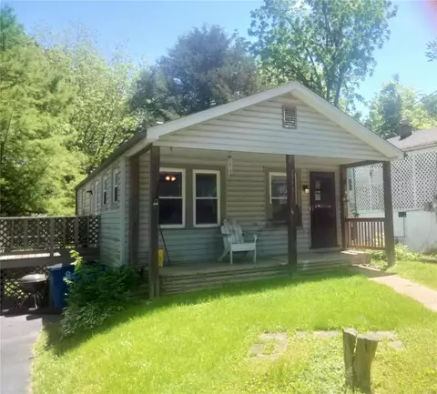 2210 Huntington Ave, Overland, MO 63114