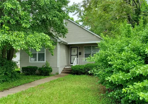 2420 N Taylor Ave, Saint Louis, MO 63113